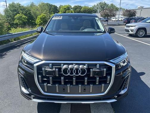 2025 Audi Q7 45 Premium Plus