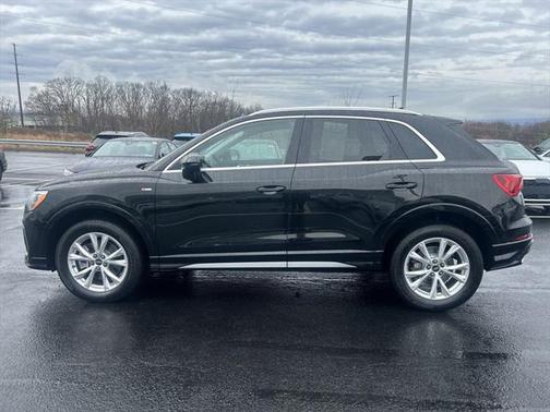 2022 Audi Q3 45 S line Premium