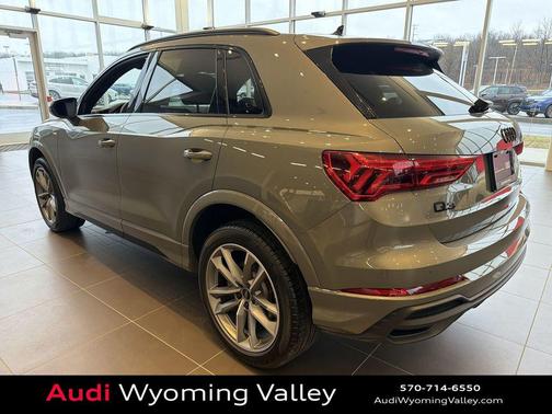 2025 Audi Q3 Premium 45 TFSI S line quattro Tiptronic