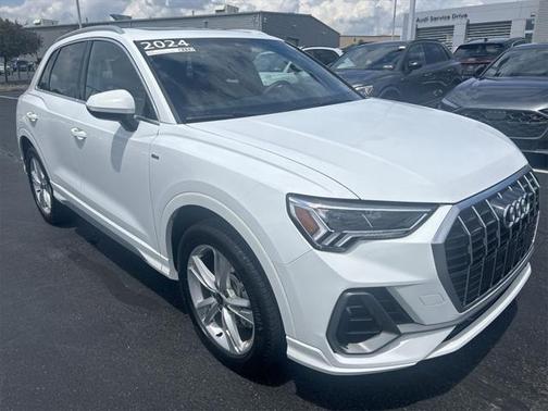 2024 Audi Q3 Premium 45 TFSI S line quattro Tiptronic