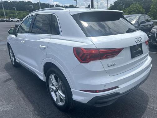2024 Audi Q3 Premium 45 TFSI S line quattro Tiptronic
