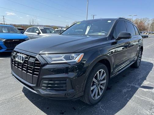 2022 Audi Q7 45 Premium Plus