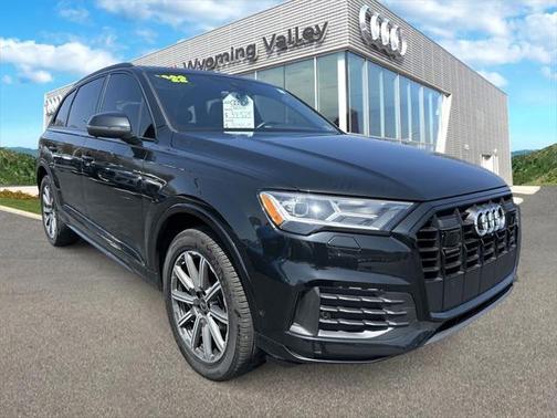 2022 Audi Q7 45 Premium Plus