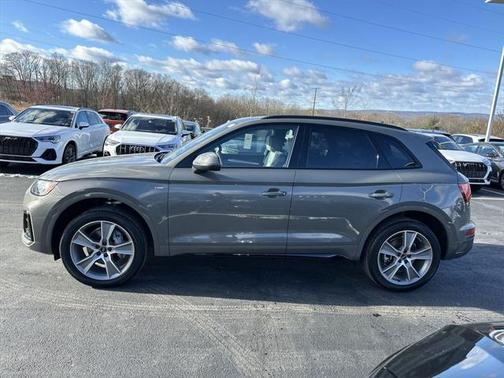 2025 Audi Q5 45 S line Premium