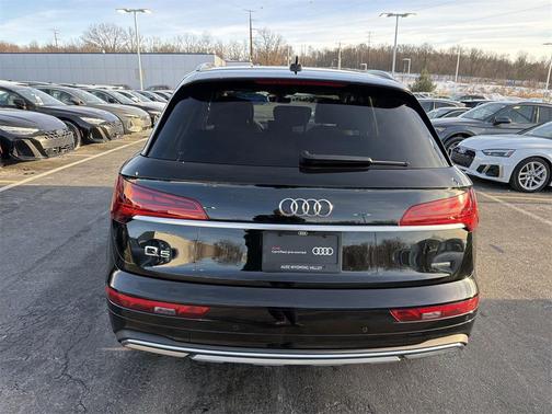 2023 Audi Q5 40 Premium Plus