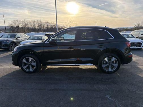 2023 Audi Q5 40 Premium Plus
