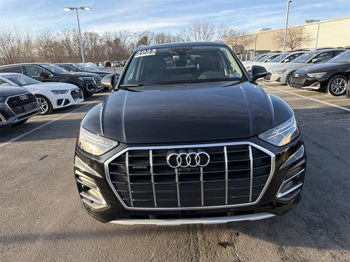 2023 Audi Q5 40 Premium Plus