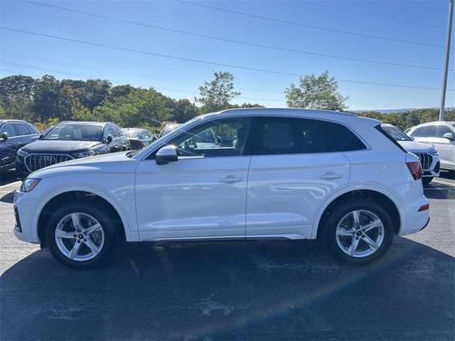 2023 Audi Q5 40 Premium
