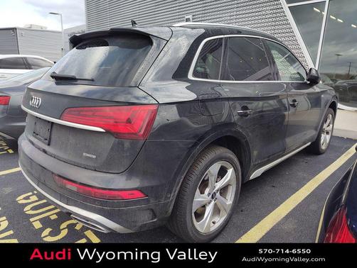 Mythos Black Metallic 2023 Audi Q5 45 S line Prestige