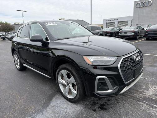 Mythos Black Metallic 2023 Audi Q5 45 S line Prestige