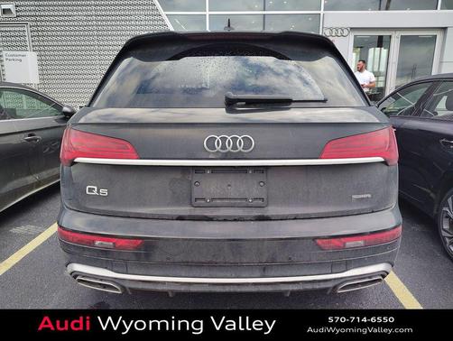 Mythos Black Metallic 2023 Audi Q5 45 S line Prestige