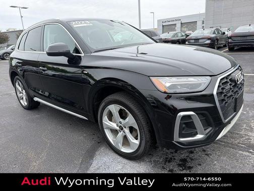 Mythos Black Metallic 2023 Audi Q5 45 S line Prestige