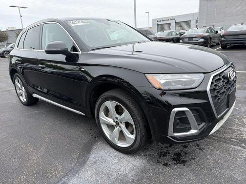 Mythos Black Metallic 2023 Audi Q5 45 S line Prestige