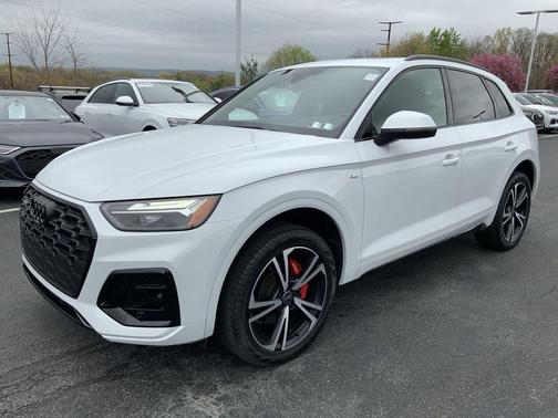 Glacier White Metallic 2025 Audi Q5 45 S line Premium Plus