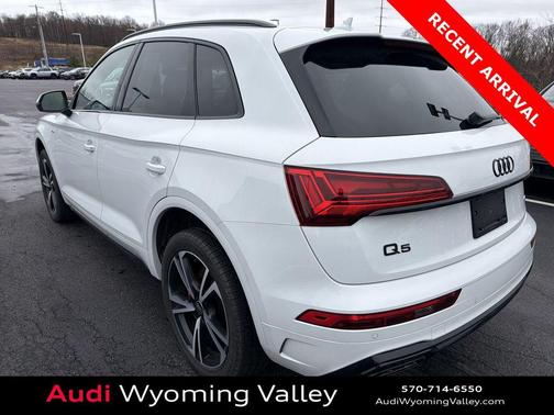 Glacier White Metallic 2025 Audi Q5 45 S line Premium Plus