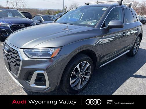 Daytona Gray Pearl Effect 2023 Audi Q5 45 S line Premium