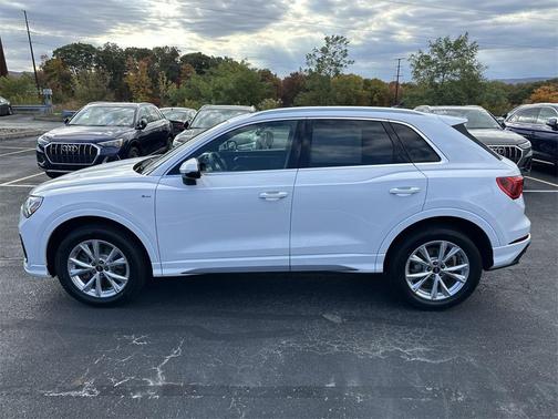 2023 Audi Q3 Premium 45 TFSI S line quattro Tiptronic