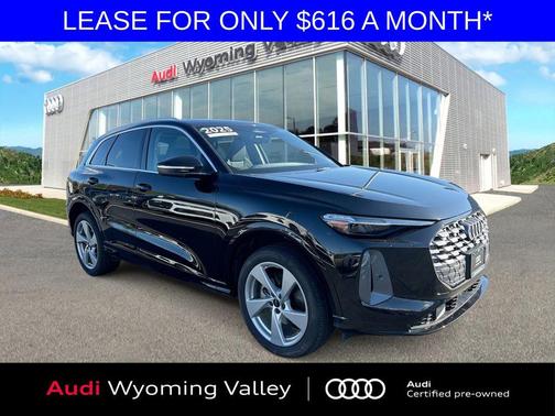 Mythos Black Metallic 2025 Audi Q5 Premium Plus TFSI quattro S tronic