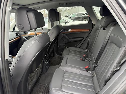 2023 Audi Q5 45 S line Premium