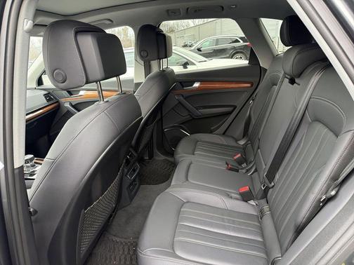 2023 Audi Q5 45 S line Premium