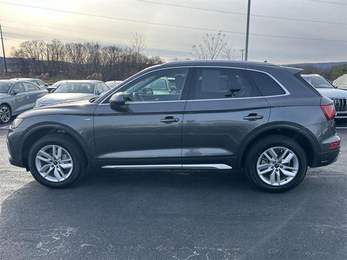 2023 Audi Q5 45 S line Premium