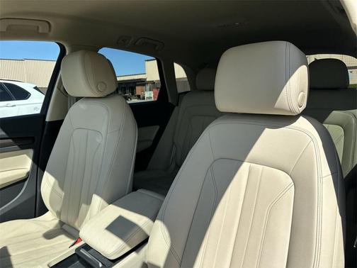 2022 Audi Q5 40 Premium