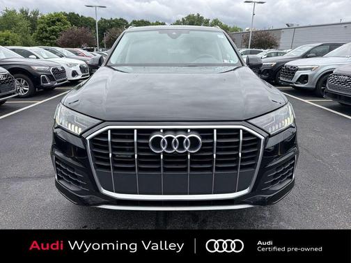 Mythos Black Metallic 2023 Audi Q7 55 Premium