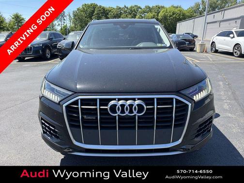 Mythos Black Metallic 2023 Audi Q7 55 Premium