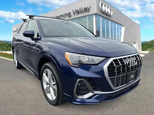 2022 Audi Q3 45 S line Premium