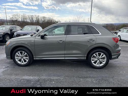 2022 Audi Q3 45 S line Premium