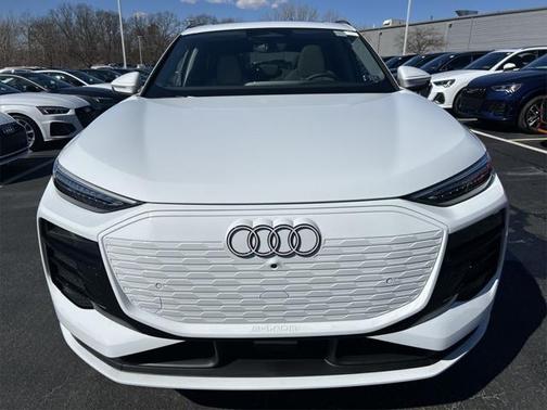 2025 Audi Q6 e-tron Premium Plus quattro