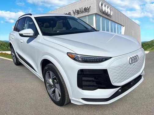 2025 Audi Q6 e-tron Premium Plus quattro