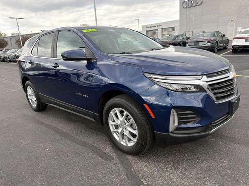 Blue Glow Metallic 2023 Chevrolet Equinox 1LT