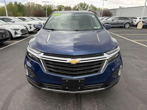 Blue Glow Metallic 2023 Chevrolet Equinox 1LT