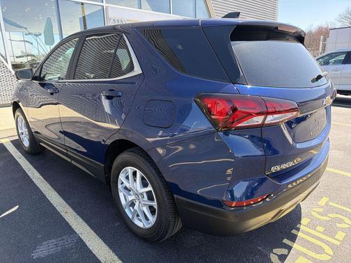 Blue Glow Metallic 2023 Chevrolet Equinox 1LT