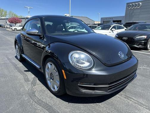 2013 Volkswagen Beetle 2.5L Fender Edition