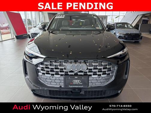 Mythos Black Metallic 2025 Audi Q5 Premium TFSI quattro S tronic