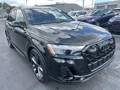 2025 Audi Q7 55 Premium Plus