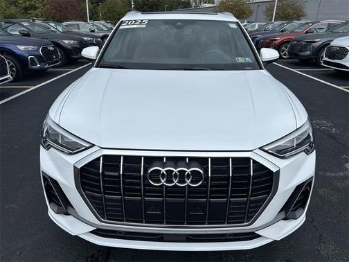 2025 Audi Q3 Premium 45 TFSI S line quattro Tiptronic