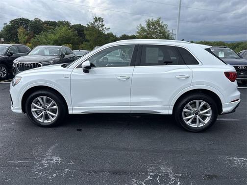 2025 Audi Q3 Premium 45 TFSI S line quattro Tiptronic