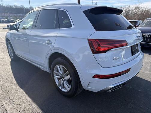 2023 Audi Q5 45 S line Premium
