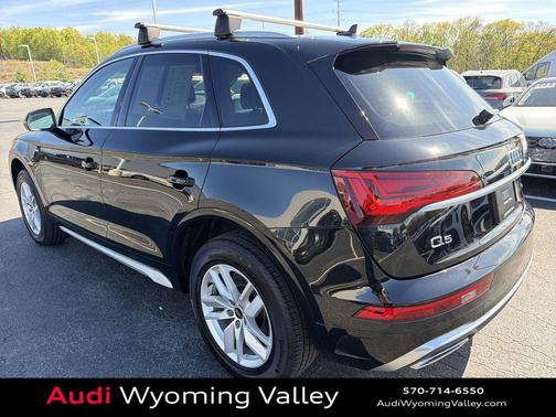 Mythos Black Metallic 2023 Audi Q5 45 S line Premium