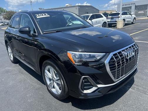 2022 Audi Q3 45 S line Premium