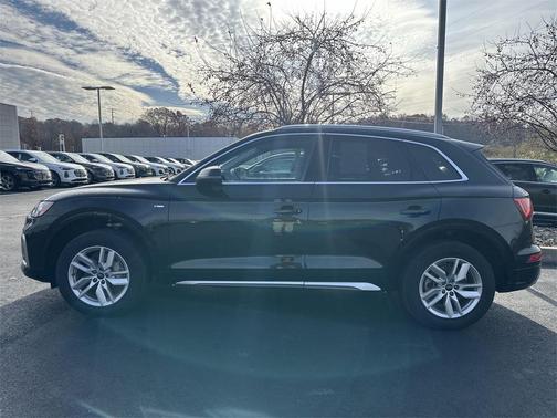 2023 Audi Q5 45 S line Premium