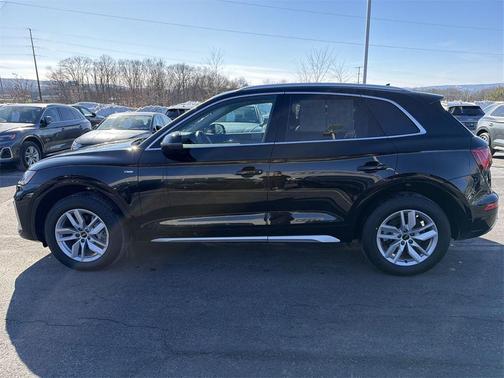 2023 Audi Q5 45 S line Premium