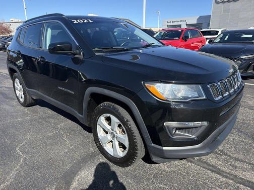 Diamond Black Crystal Pearlcoat 2021 Jeep Compass Latitude