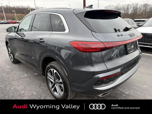 2025 Audi Q5 Premium TFSI quattro S tronic