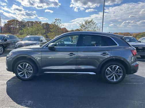 2022 Audi Q5 45 S line Premium