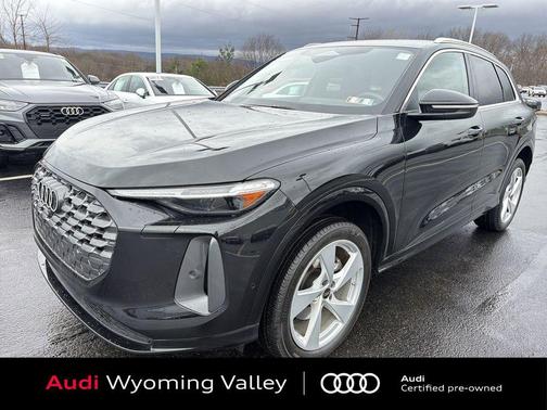 Mythos Black Metallic 2025 Audi Q5 Premium Plus TFSI quattro S tronic