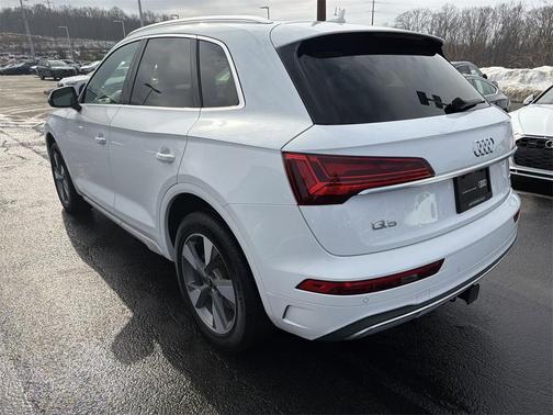 2023 Audi Q5 40 Premium